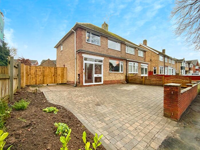 3 Bedroom Semi Detached House For Sale In The Vale, Kirk Ella, Hull, HU10