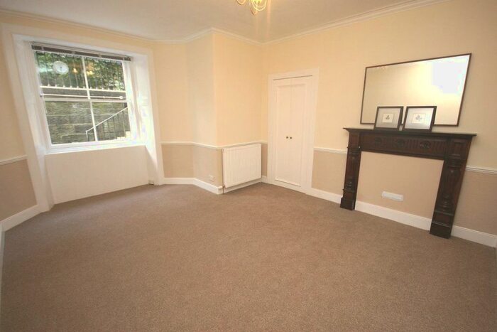 2 Bedroom Flat To Rent In Magdala Crescent, Edinburgh, EH12