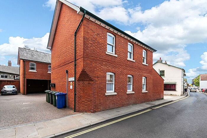 2 Bedroom Flat To Rent In Lower King Street, Croix Court, SG8