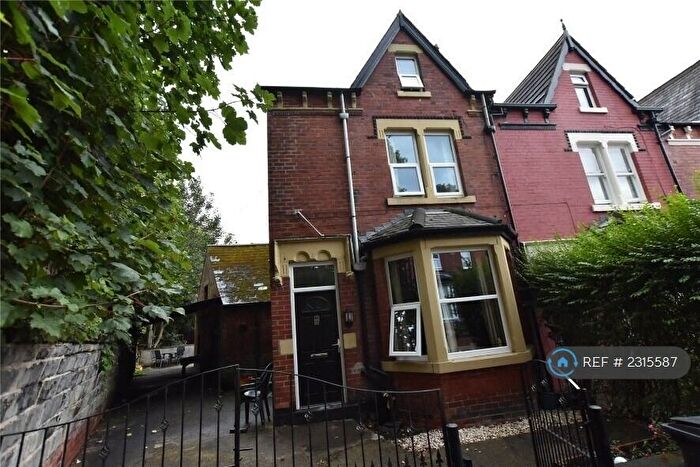 1 Bedroom Flat To Rent In Roundhay Place, Leeds, LS8