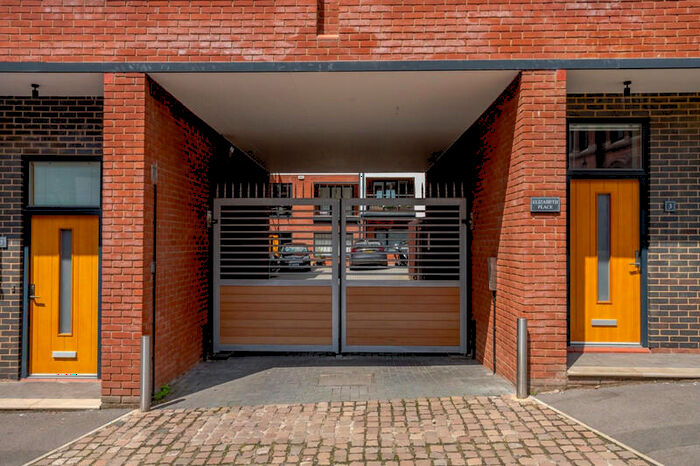 4 Bedroom Terraced House To Rent In Tenby Street North, Birmingham, B1