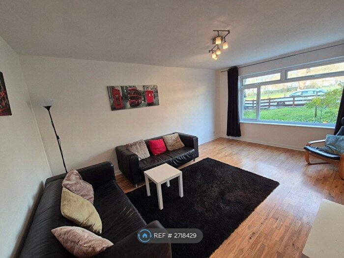 1 Bedroom Flat To Rent In Cambridge Road, London, SW20