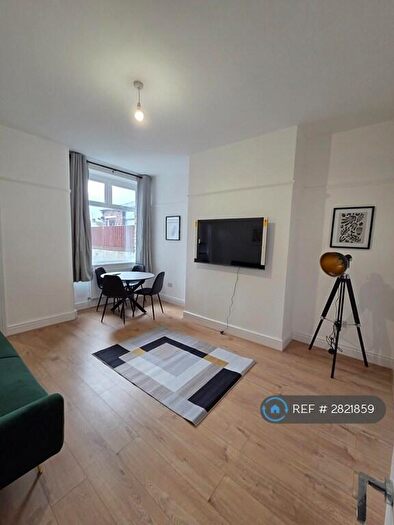 4 Bedroom Terraced House To Rent In Rochdale Road, Middleton, Manchester, M24