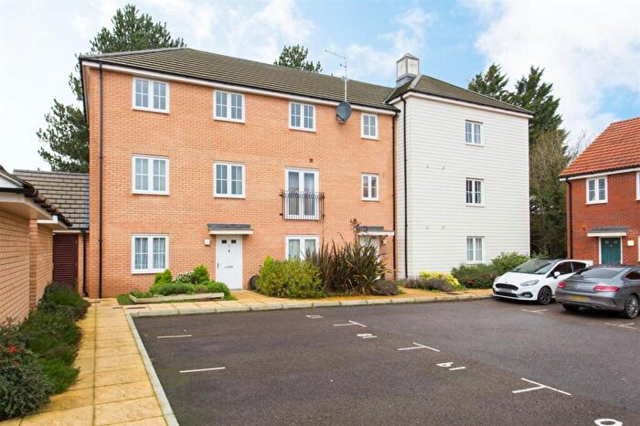 2 Bedroom Flat To Rent In Realmwood Close, Canterbury, Kent, CT1