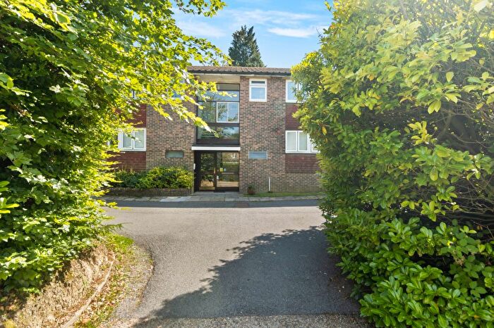 2 Bedroom Flat For Sale In Beacon Gardens, Crowborough, East Sussex, TN6