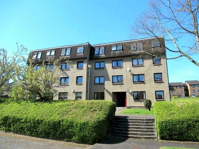 2 Bedroom Flat To Rent In Fortingall Avenue, Glasgow, G12