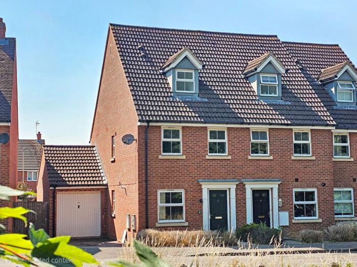 3 Bedroom End Of Terrace House To Rent In Goose Bay Drive, Kingsway, GL2
