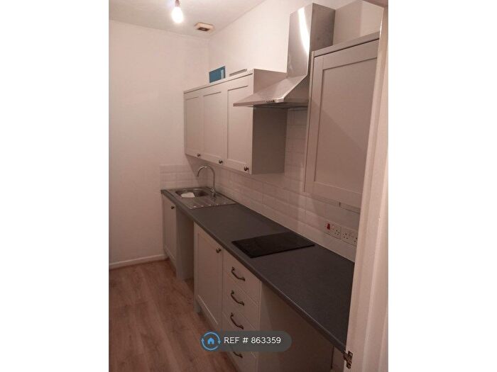 1 Bedroom Flat To Rent In Birnbeck Rd, Weston Super Mare, BS23