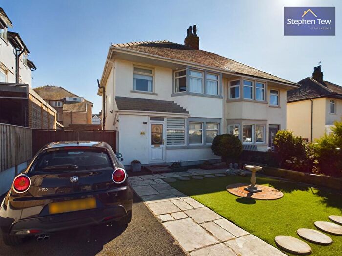 3 Bedroom Semi Detached House For Sale In Clifton Drive, Blackpool, FY4