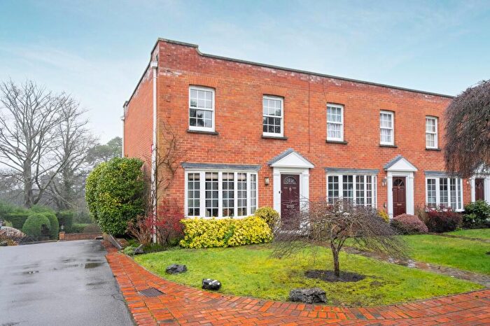 2 Bedroom End Of Terrace House For Sale In Ridgemount Road, Ascot, SL5