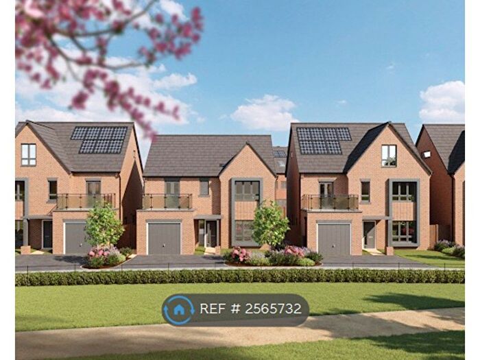 3 Bedroom Detached House To Rent In Whittle Brook Park, Heywood, OL10