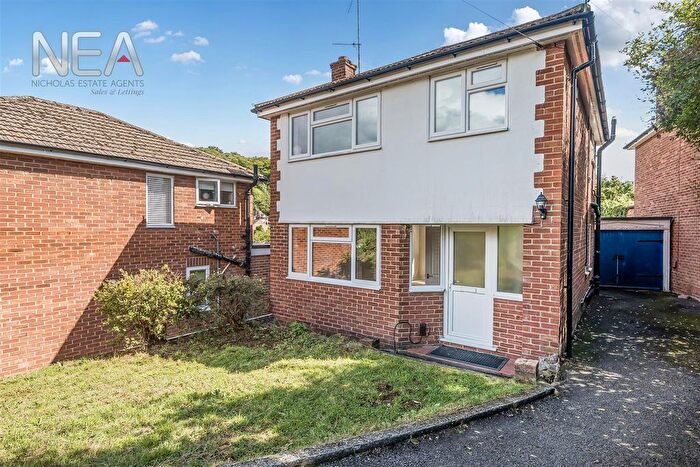 3 Bedroom Detached House To Rent In Sheridan Avenue, Caversham, Reading, RG4