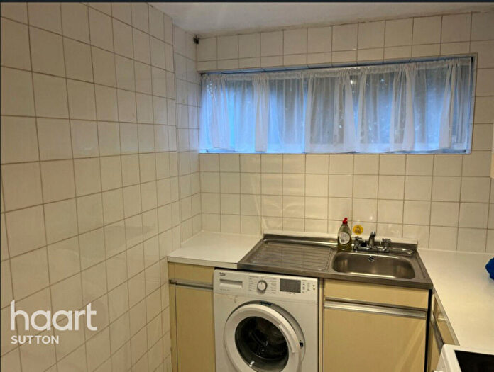Studio To Rent In Homefield Park, Sutton, SM1