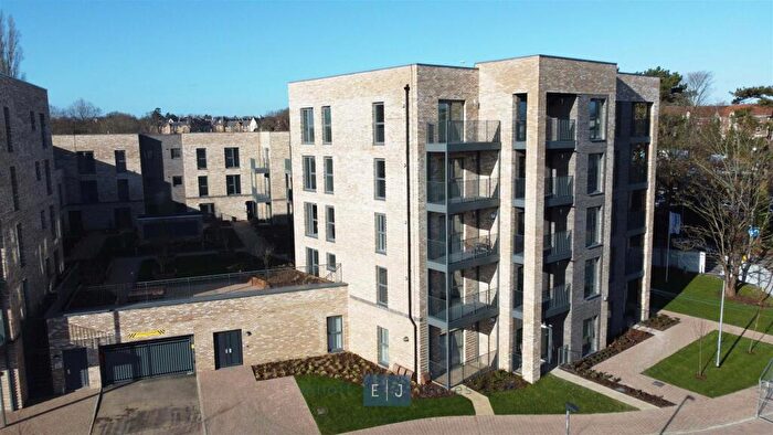 2 Bedroom Apartment To Rent In Borders Lane, Loughton, IG10