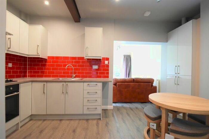 4 Bedroom Terraced House To Rent In Tealby Grove, Birmingham, B29