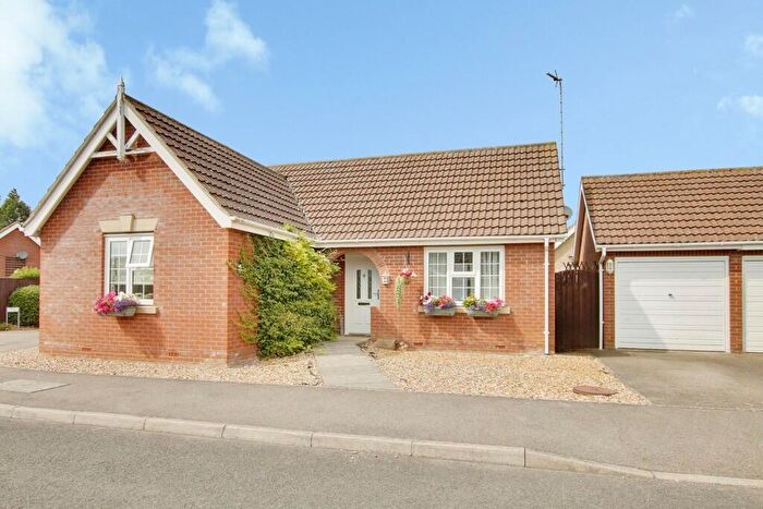2 Bedroom Detached Bungalow For Sale In Bullfinch Way, Friday Bridge, PE14