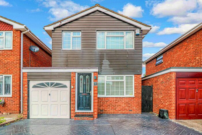 3 Bedroom Detached House To Rent In Waarem Avenue, Canvey Island SS8