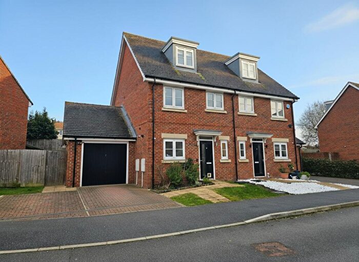 3 Bedroom Semi Detached House To Rent In Turner View, Headington, OX3