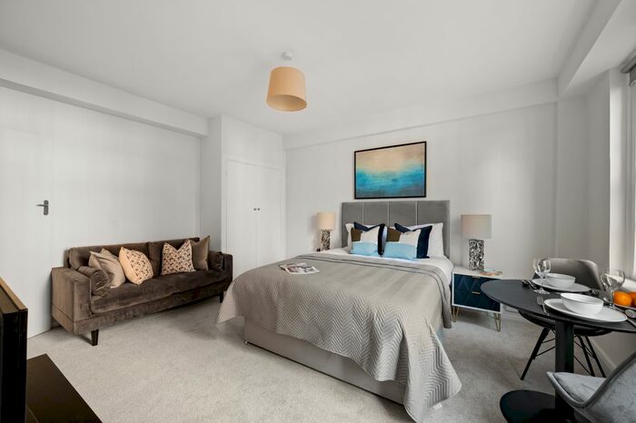 Studio To Rent In Dolphin Square, London, SW1V