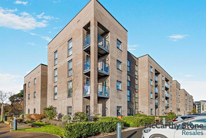 1 Bedroom Apartment For Sale In Gilbert Place, Lowry Way, Swindon, WIltshire, SN3