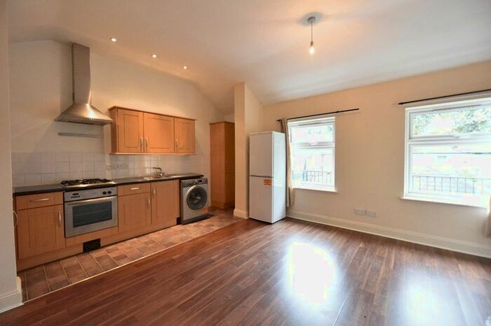 1 Bedroom Flat To Rent In Croham Road, South Croydon (Hd Video), CR2