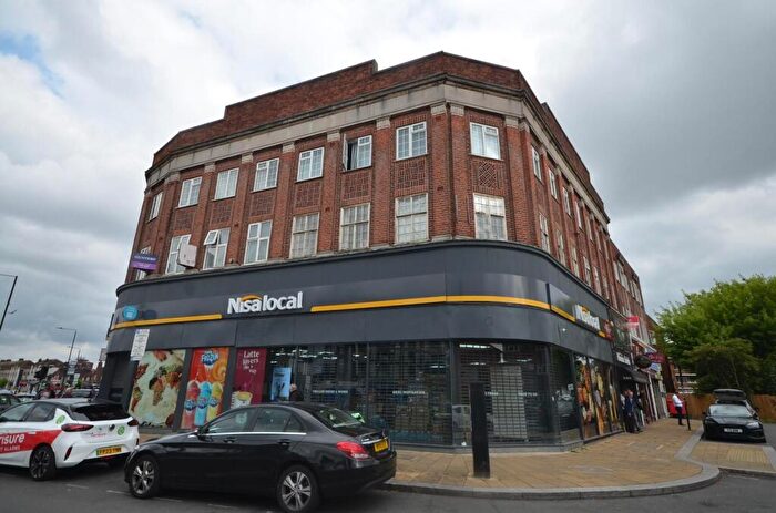 3 Bedroom Flat To Rent In - Kingsbury Road, London, NW9