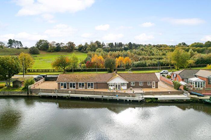 4 Bedroom Bungalow For Sale In Sandy Lane, Weaverham, CW8