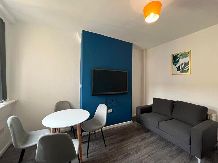 4 Bedroom House To Rent In Fitzwarren Street, Salford, M6