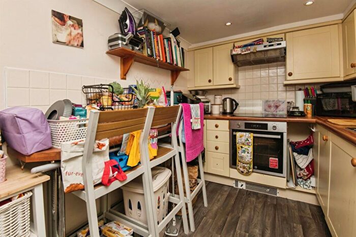 1 Bedroom Detached House For Sale In Village Way, Aylesbeare, Exeter, EX5
