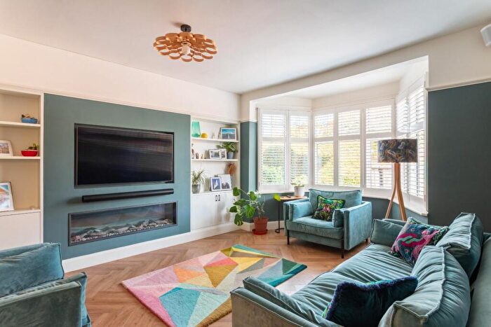 4 Bedroom House For Sale In Court Farm Road, Hove, BN3