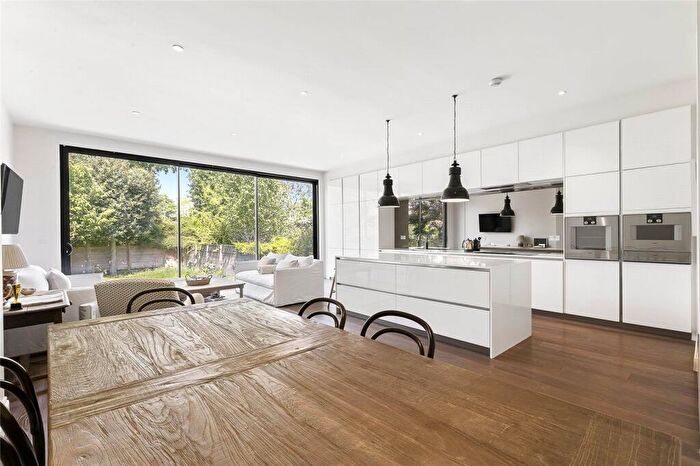 5 Bedroom Terraced House To Rent In Thurleigh Road, London, SW12