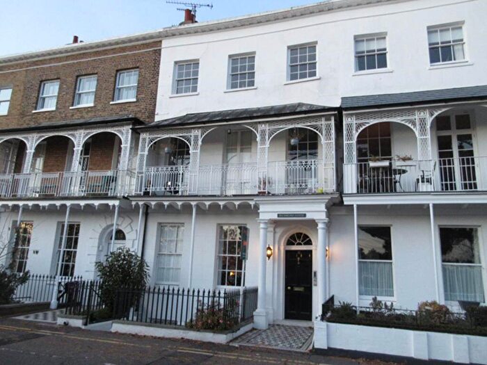 Studio To Rent In Royal Terrace, Southend On Sea, SS1