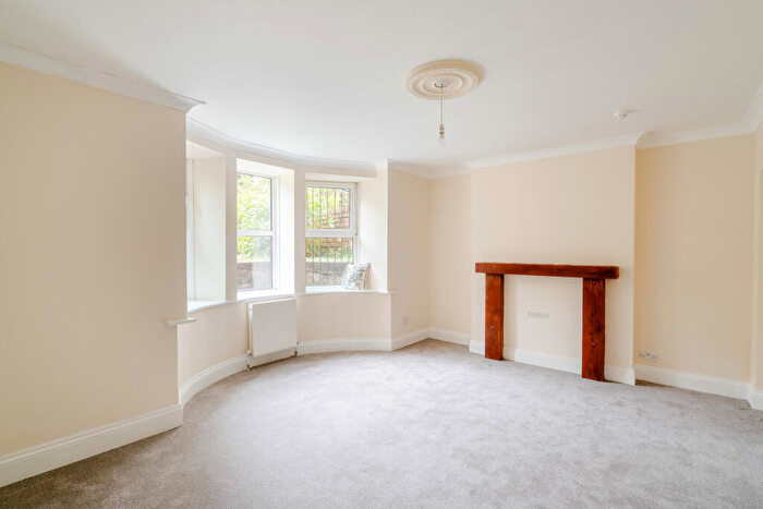 2 Bedroom Flat For Sale In Elmgrove Road, Redland, Bristol, BS6