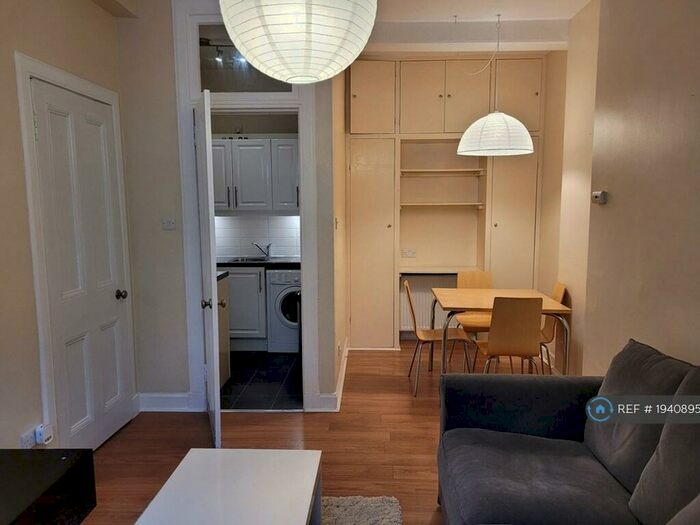 1 Bedroom Flat To Rent In Wardlaw Place, Edinburgh, EH11