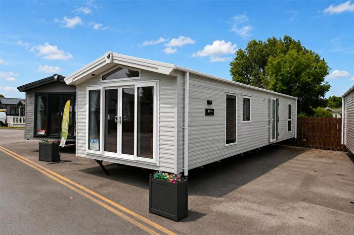 2 Bedroom Bungalow For Sale In Lighthouse View Manor, Moreton Common, Wirral, CH46