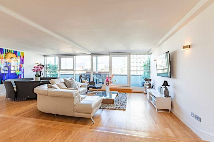 2 Bedroom Flat For Sale In St. Marys Parsonage, Manchester, M3