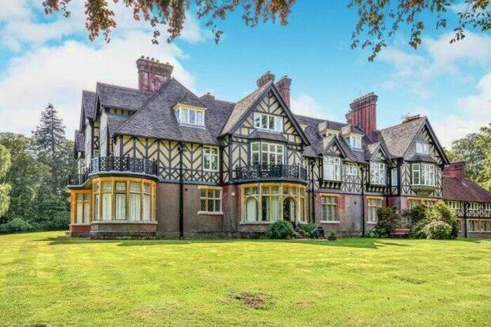 2 Bedroom Flat To Rent In Castle Malwood Lodge, Lyndhurst SO43