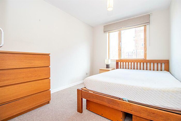 2 Bedroom Apartment To Rent In Cremer Street, Shoreditch, E2