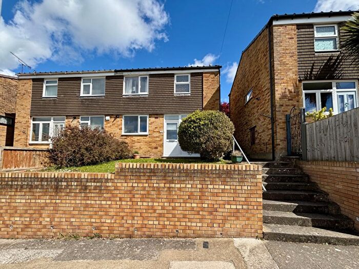 3 Bedroom Semi Detached House For Sale In Monks Dale, Yeovil, BA21