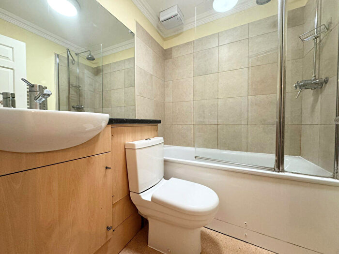 2 Bedroom Flat To Rent In Brenthouse Road, London, E9