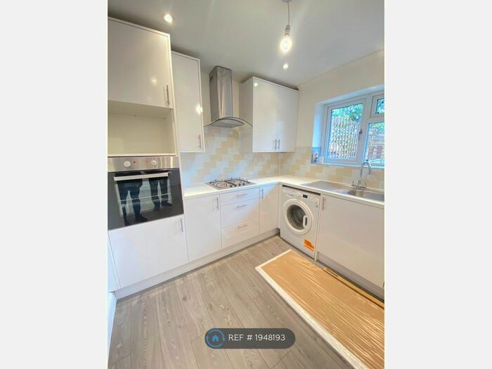 1 Bedroom Flat To Rent In Hounslow, Hounslow, TW3