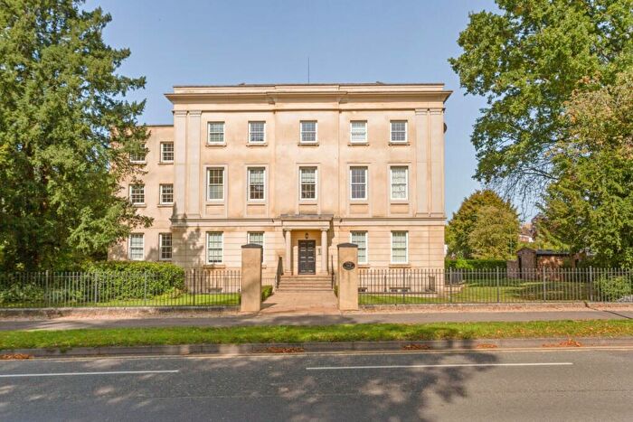 1 Bedroom Flat To Rent In The Park Cheltenham, GL50