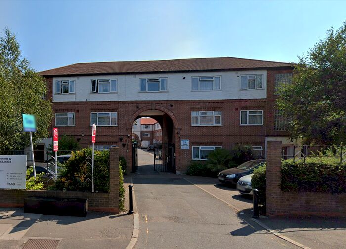 2 Bedroom Flat To Rent In Southall Court, Southall UB1