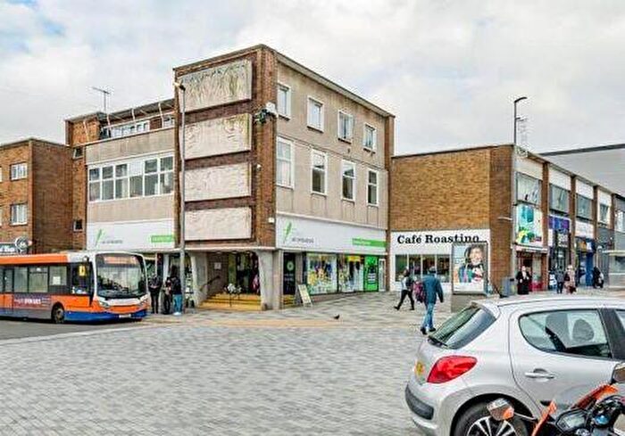 2 Bedroom Flat For Sale In Bridge Street, Hemel Hempstead, Hertfordshire, HP1