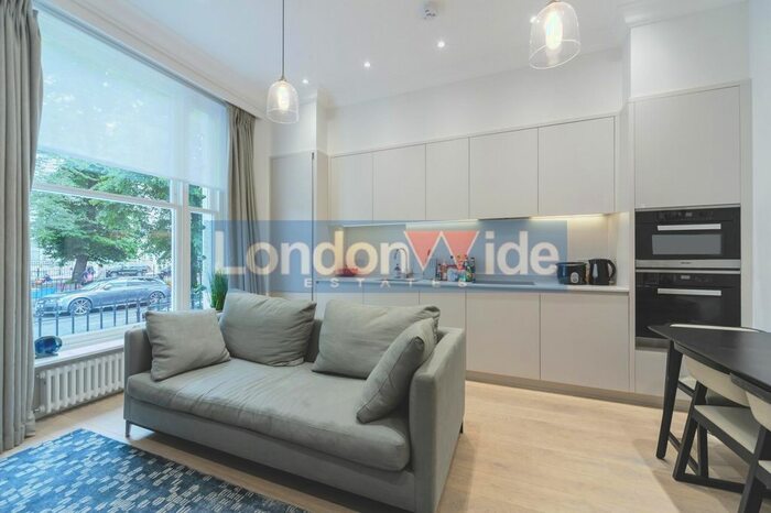2 Bedroom Flat To Rent In St Stephens Gardens, London, W2