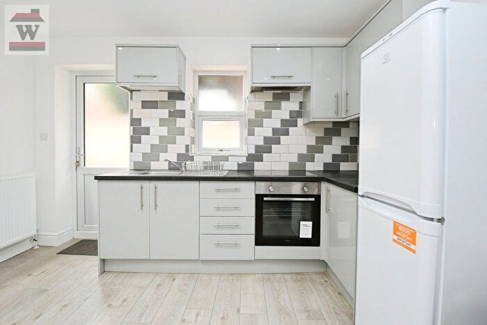 1 Bedroom Flat To Rent In St. Johns Road, Isleworth, TW7