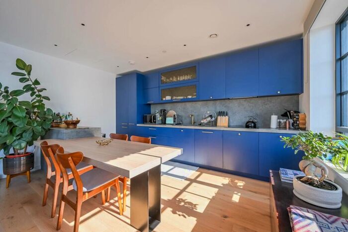 2 Bedroom Flat To Rent In Agar House, Tower Hamlets, London, E14