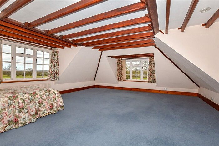 3 Bedroom Bungalow For Sale In Smarden, Ashford, Kent, TN27