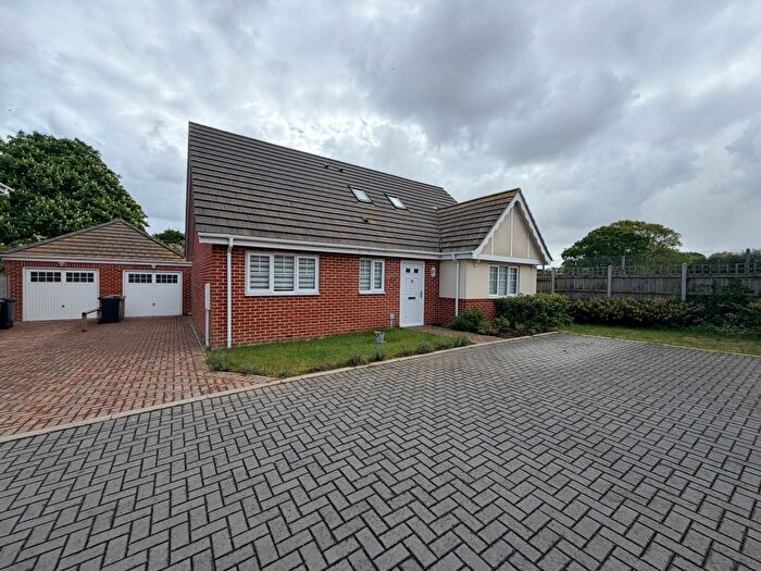 4 Bedroom Detached Bungalow To Rent In Rose Close, Gorleston, Great Yarmouth, NR31
