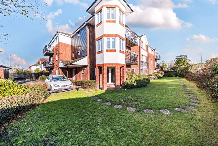 2 Bedroom Flat For Sale In Powney Road, Maidenhead, SL6